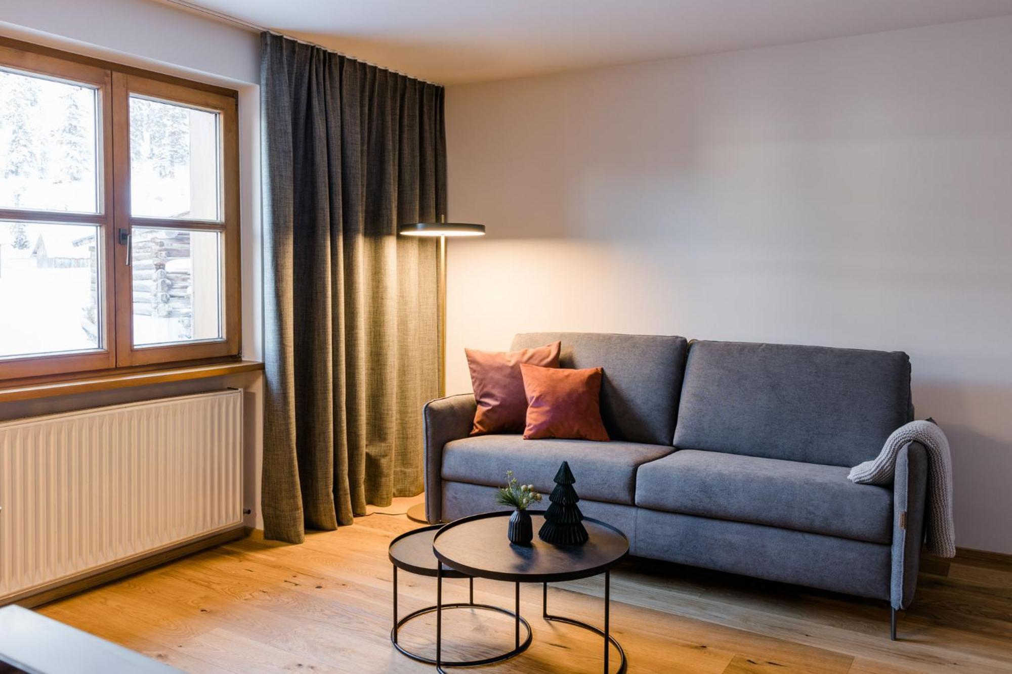 Margarethe Apartments Lech Rum bild